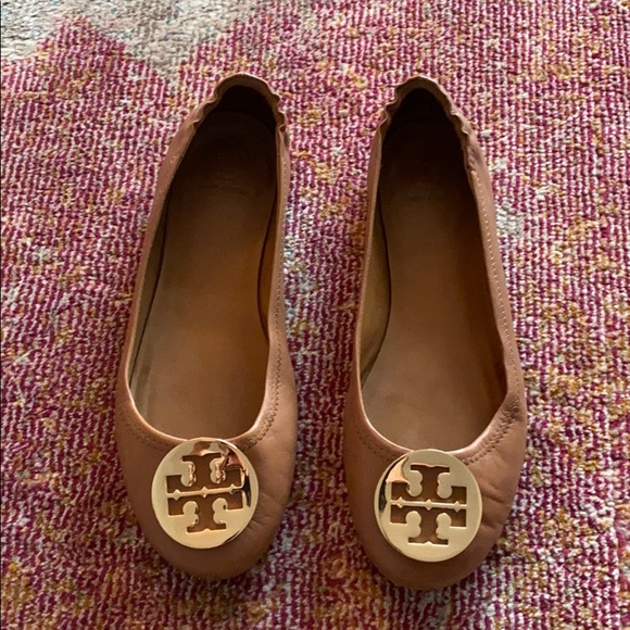 Tory Burch Minnie Ballet Flat – Baehr Feet Shoe Boutique Tory Burch Minnie Flats - Brown